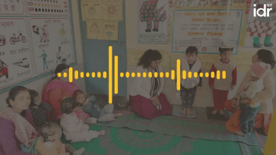 आंगनवाड़ी में बच्चों के पोषण की जांच करती कार्यकर्ता— फीचर इमेज-आंगनवाड़ी