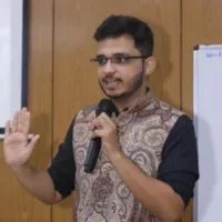 हर्षिल शर्मा Picture